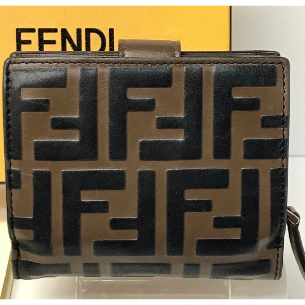 Fendi Roma Wallet‎ FF Logo Snap Closure Bifold Coin Purse - Picture 11 of 13